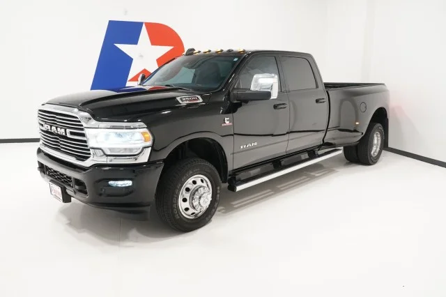 Used 2023 PXJ_Diamond_Black_Crystal_P/C Ram Laramie image 1