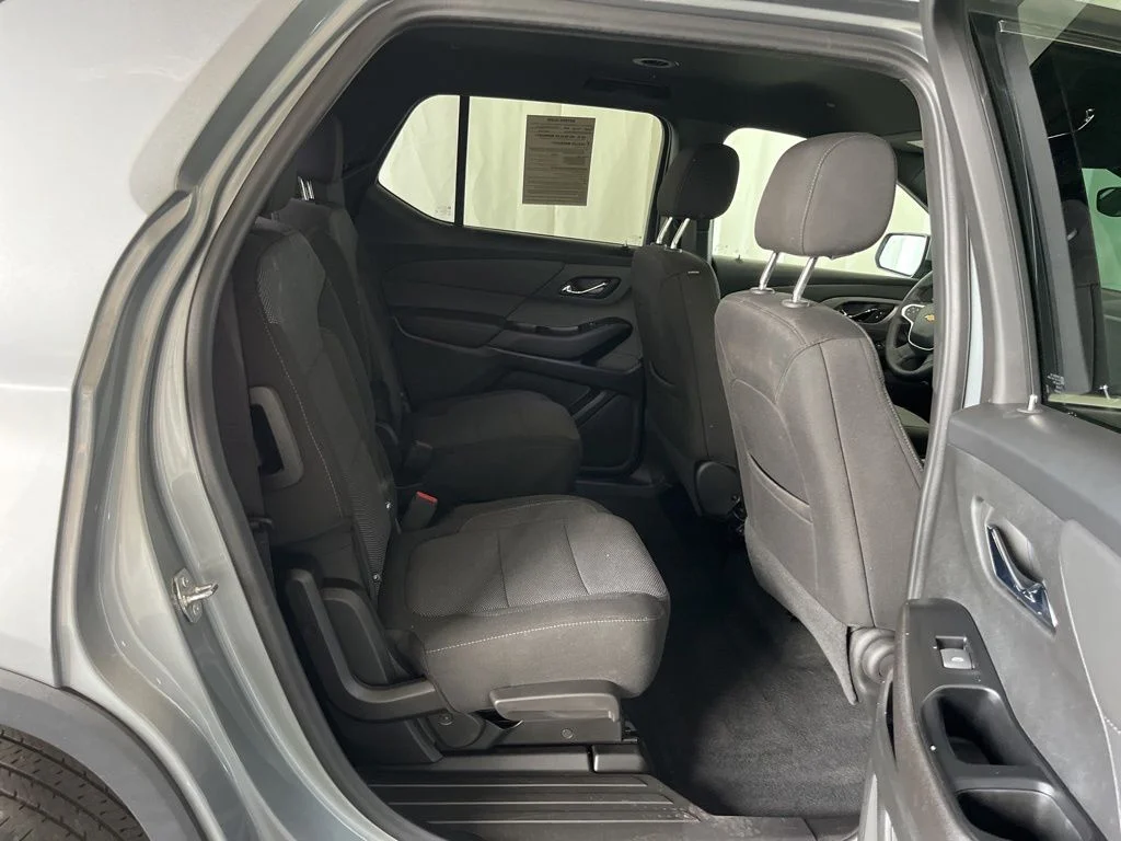 Used 2023 Gray Chevrolet LT image 17