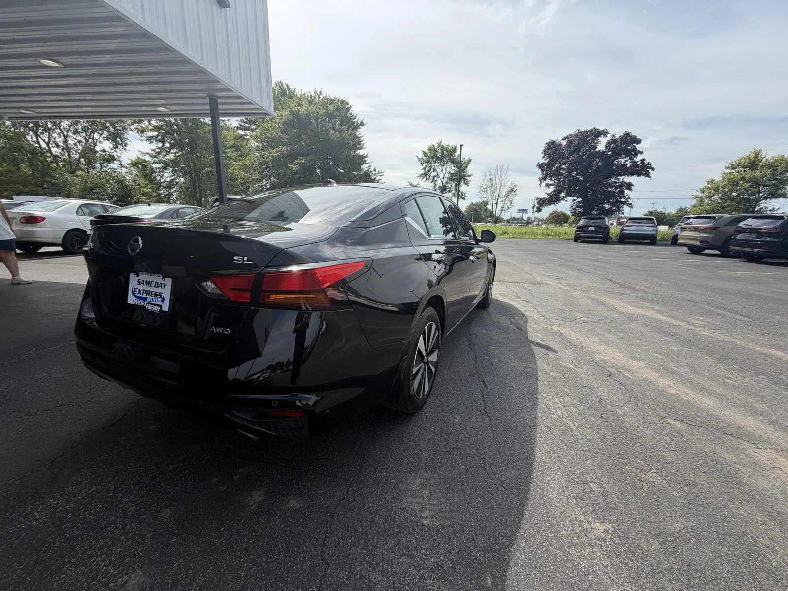 Used 2019 Super Black Nissan 2.5 SL image 9