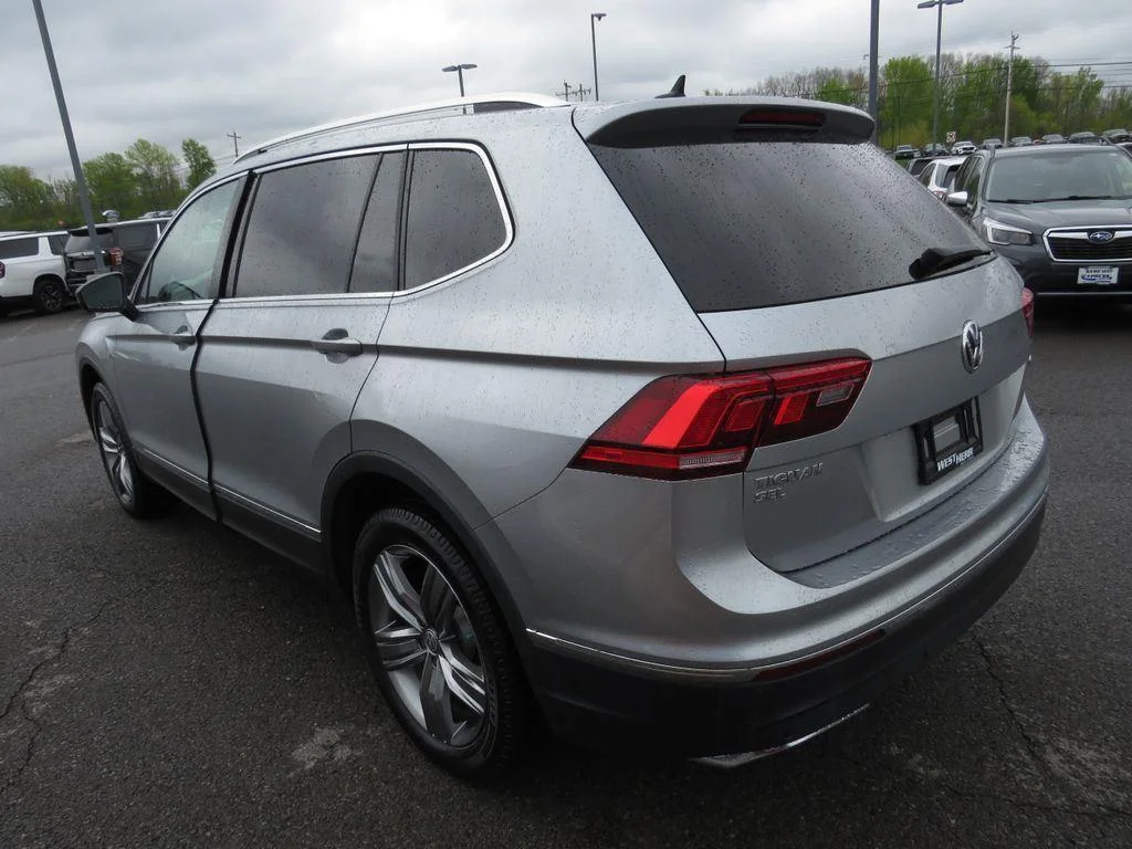 Used 2020 Silver Metallic Volkswagen 2.0T SEL image 9