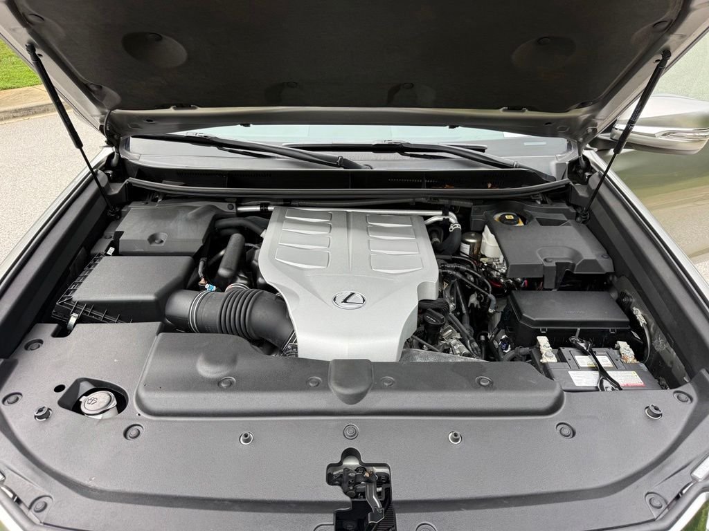 Certified Used 2023 ATOMIC SILVER Lexus 460 image 18