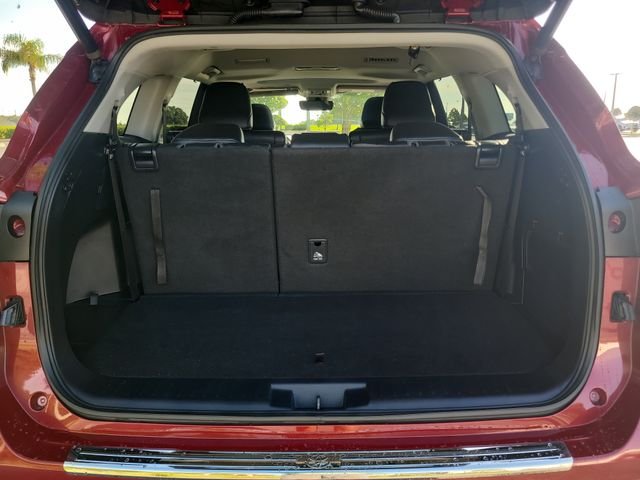 Used 2020 Red Toyota XLE image 9