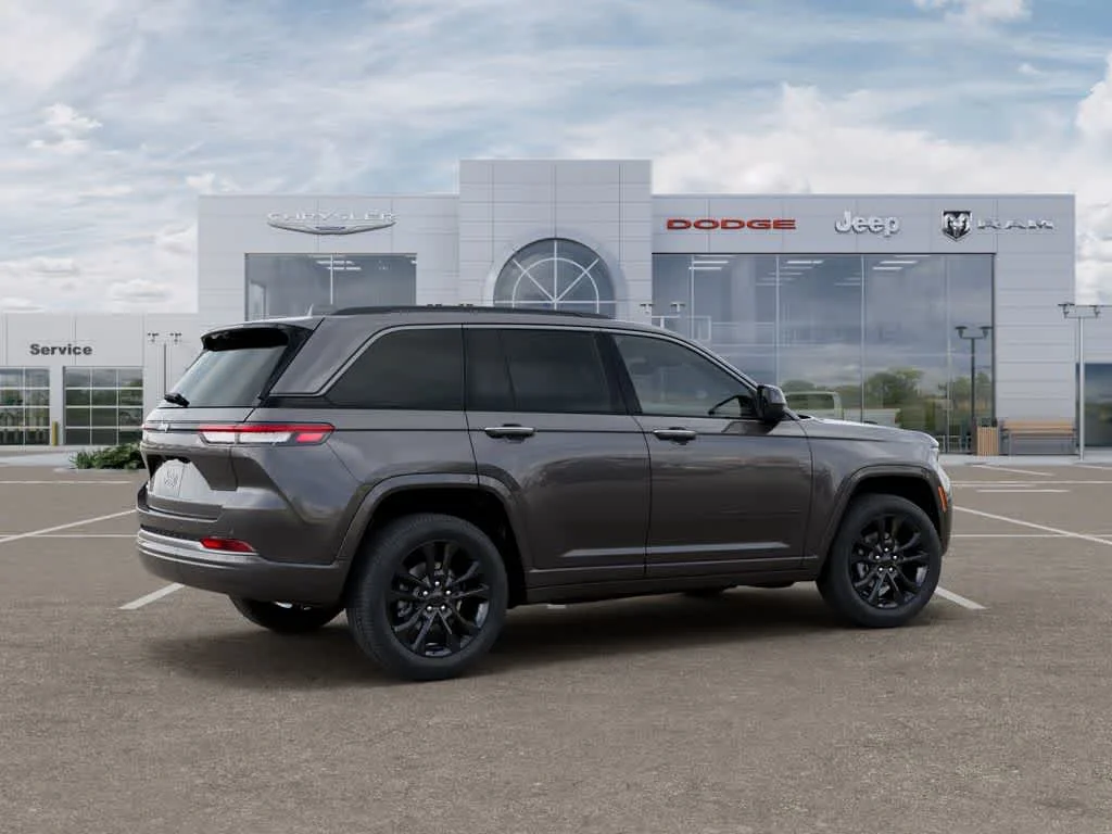 New 2026 Baltic Gray Metallic Clear-Coat Exterior Paint Jeep Limited Reserve image 4