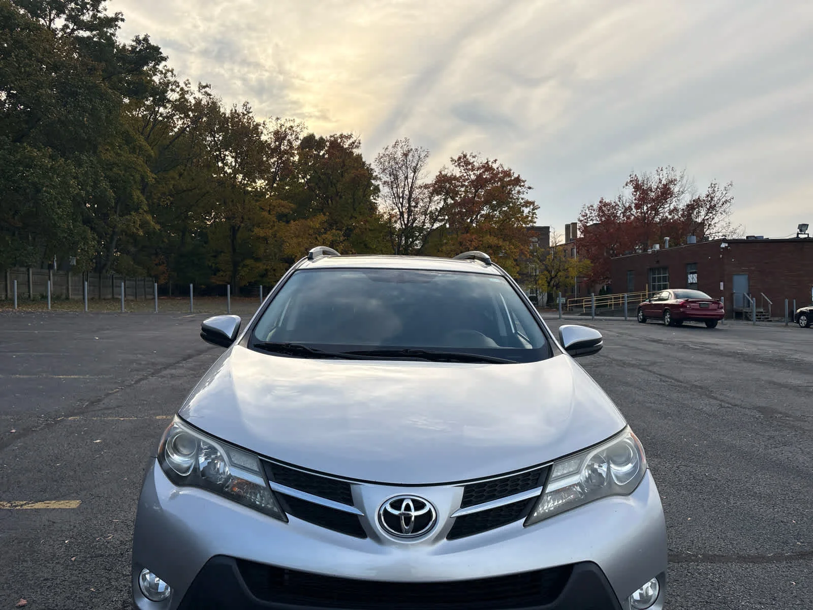 Used 2015 Classic Silver Metallic Toyota XLE image 19