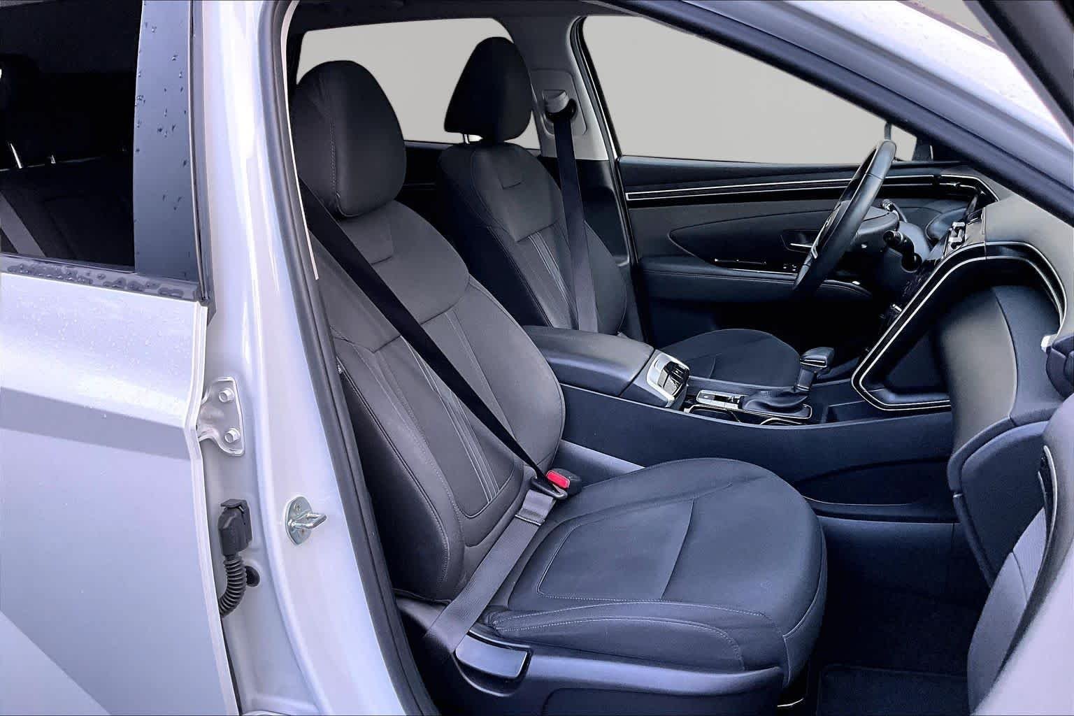 Used 2022 Quartz White Hyundai SEL image 9