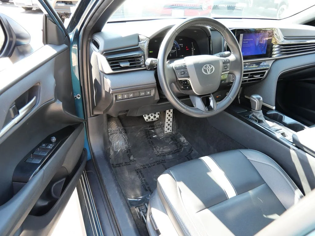 Certified Used 2025  Toyota SE image 10