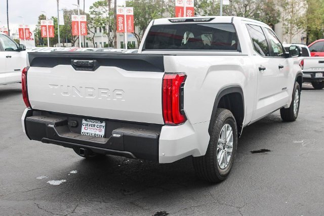 2026 Toyota Tundra SR5 - Photo 8