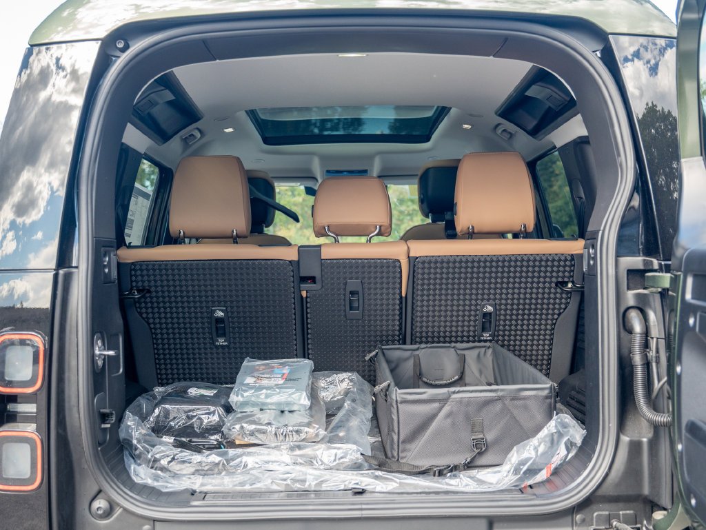 New 2026 Woolstone Green Land Rover S image 25