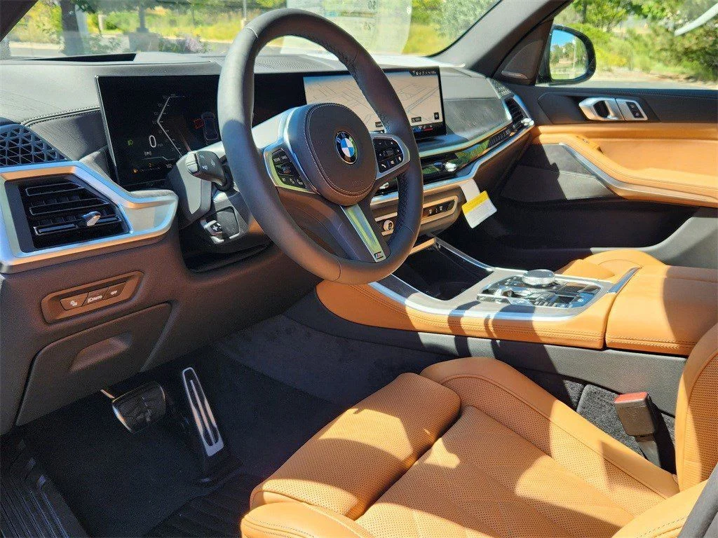 Used 2026 Skyscraper Grey Metallic BMW xDrive40i image 9