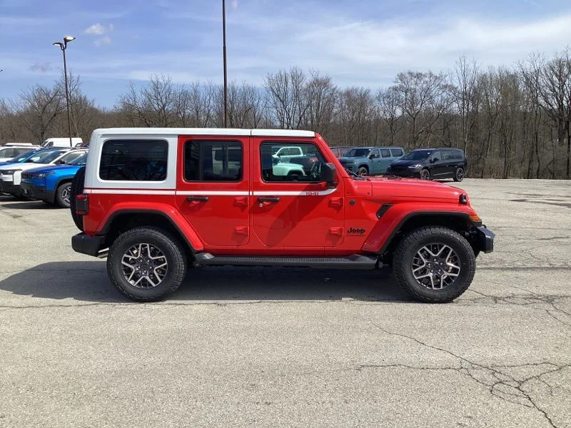 New 2026 Firecracker Red Clear-Coat Exterior Paint Jeep Sahara image 8
