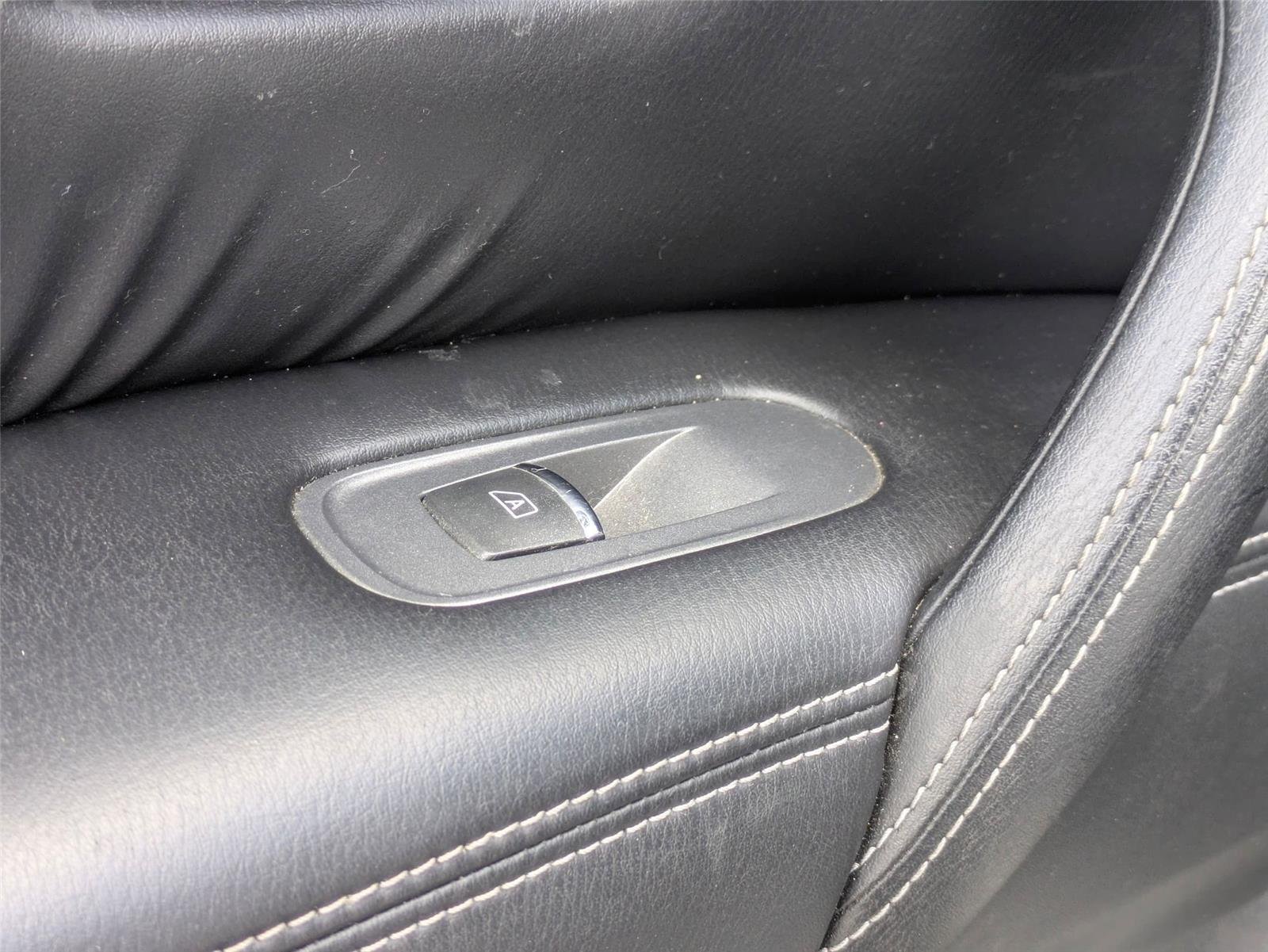 Used 2017 Brilliant Silver Nissan Platinum image 26
