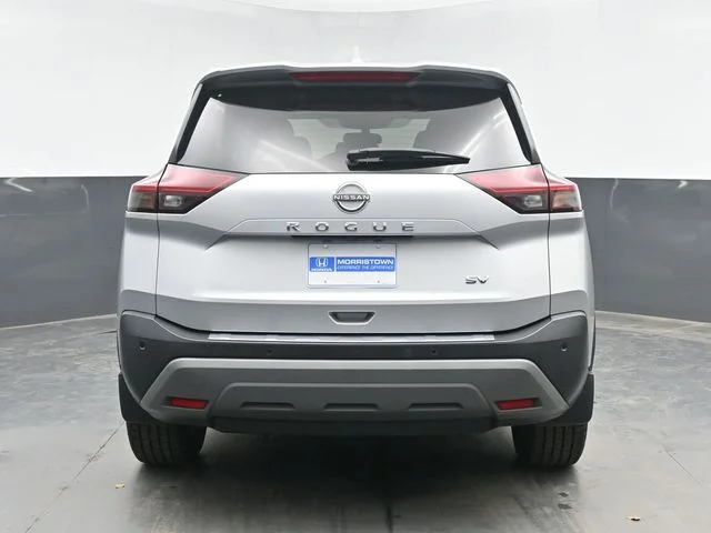 Used 2022 Silver Nissan SV image 8