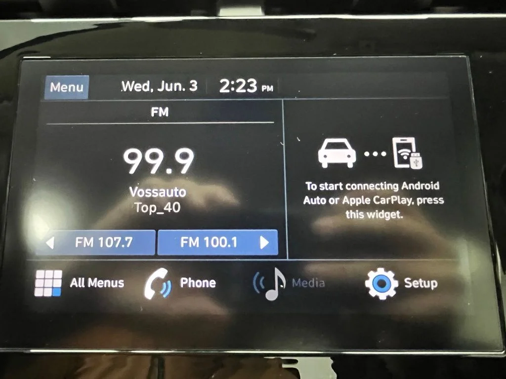Used 2023 Blue Hyundai SE image 5