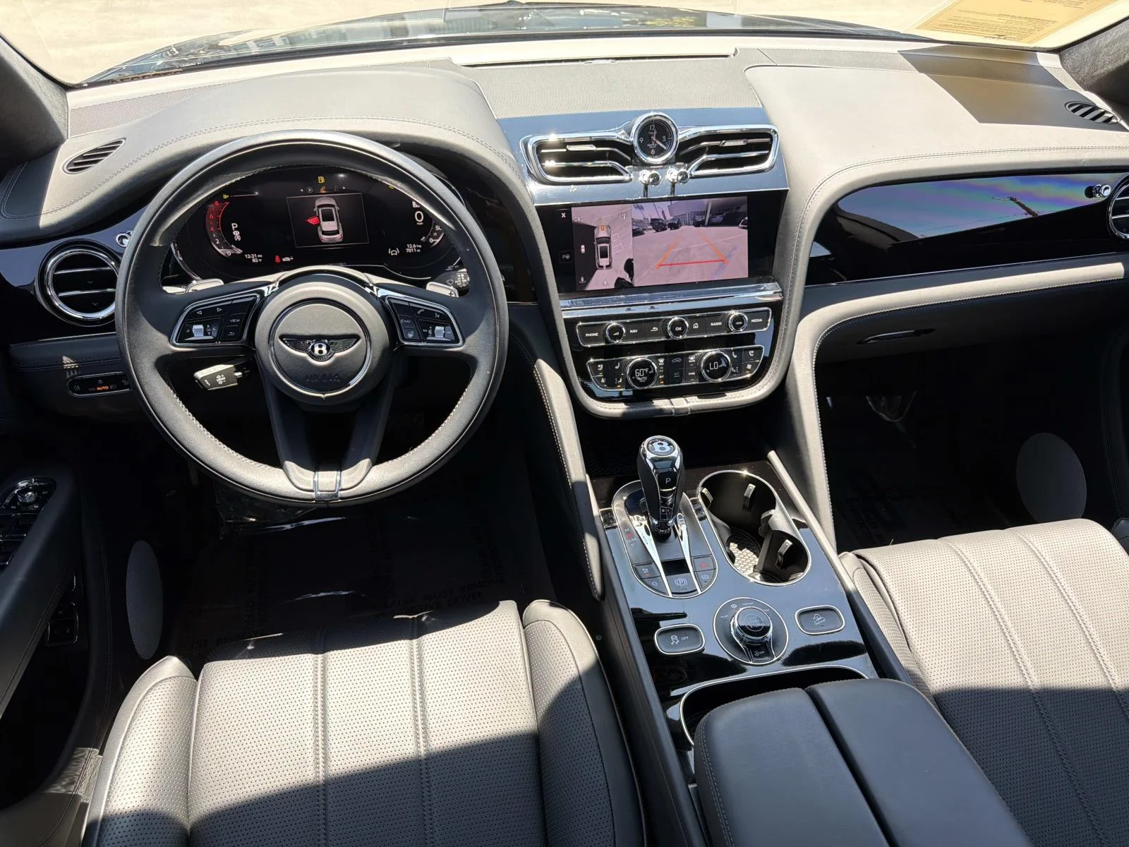 2024 Bentley Bentayga - Photo 8