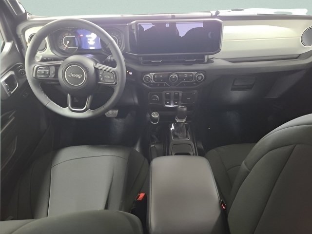 Used 2025 Granite Crystal Metallic Clearcoat Jeep Sport S image 18