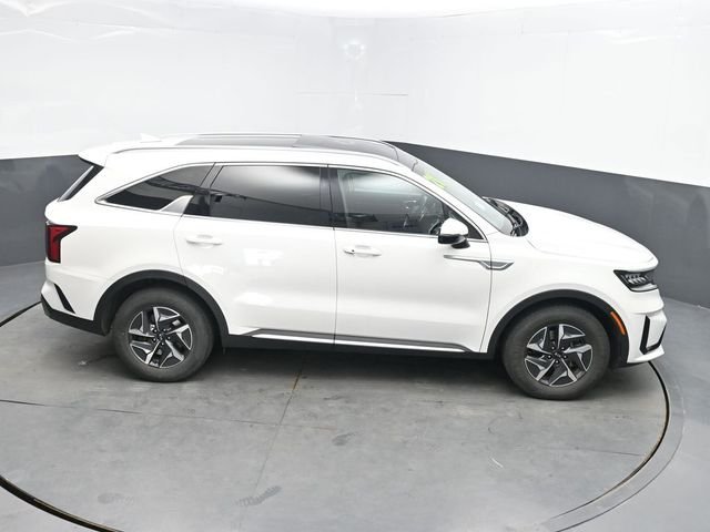 Used 2021 White Kia EX image 42
