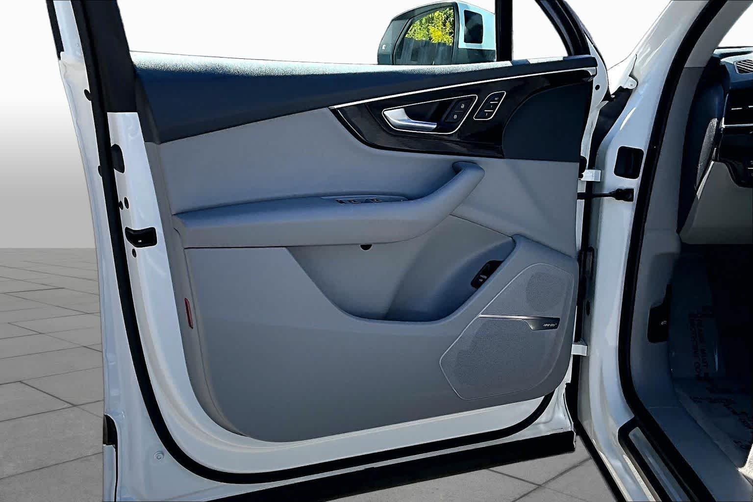 Used 2019 Carrara White Audi SE Premium Plus image 22