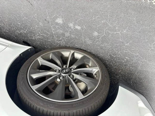 Used 2019 Chalk White Hyundai 2.0 Premium image 4