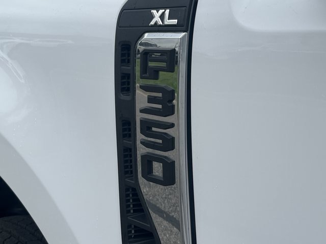 New 2025 Oxford White Ford XL image 40
