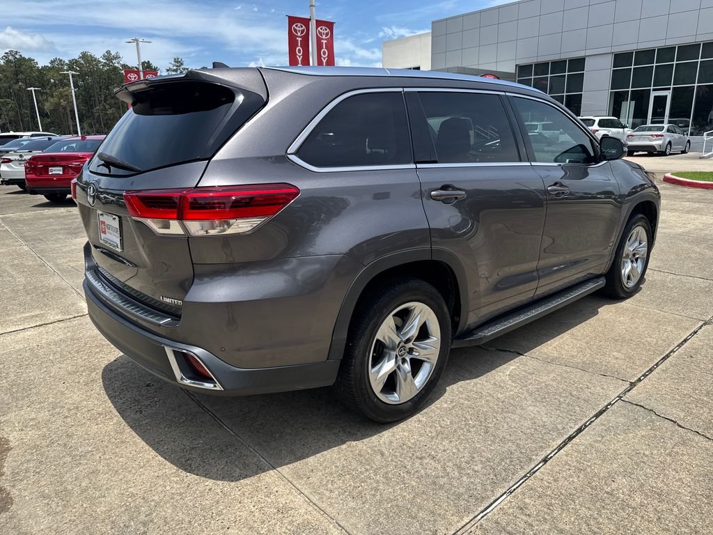 Used 2018 Gray Toyota Limited image 7