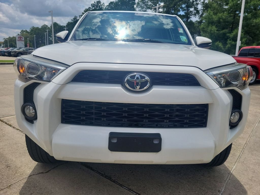 Used 2017 White Toyota SR5 Premium image 4