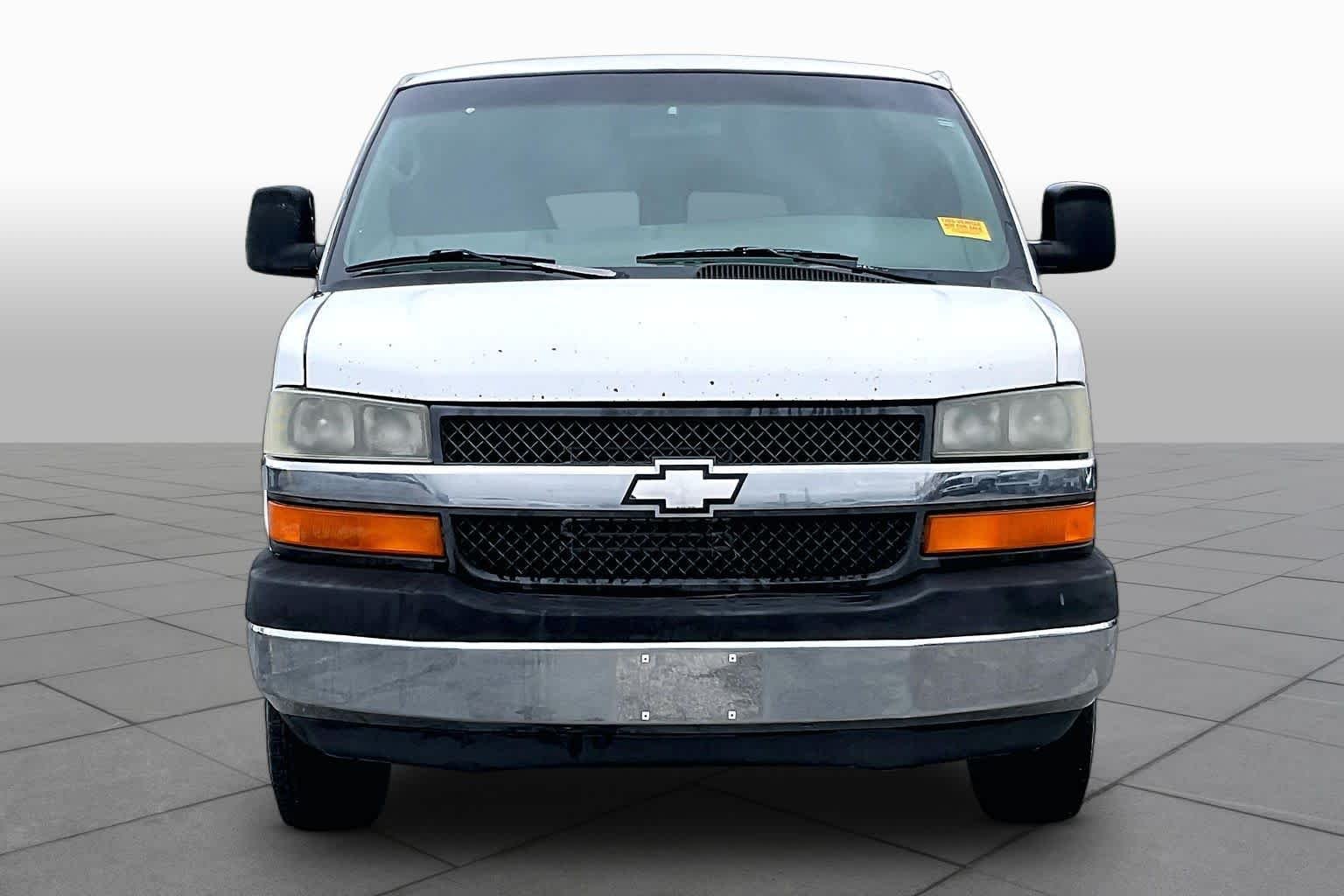 Used 2007 Summit White Chevrolet  image 3