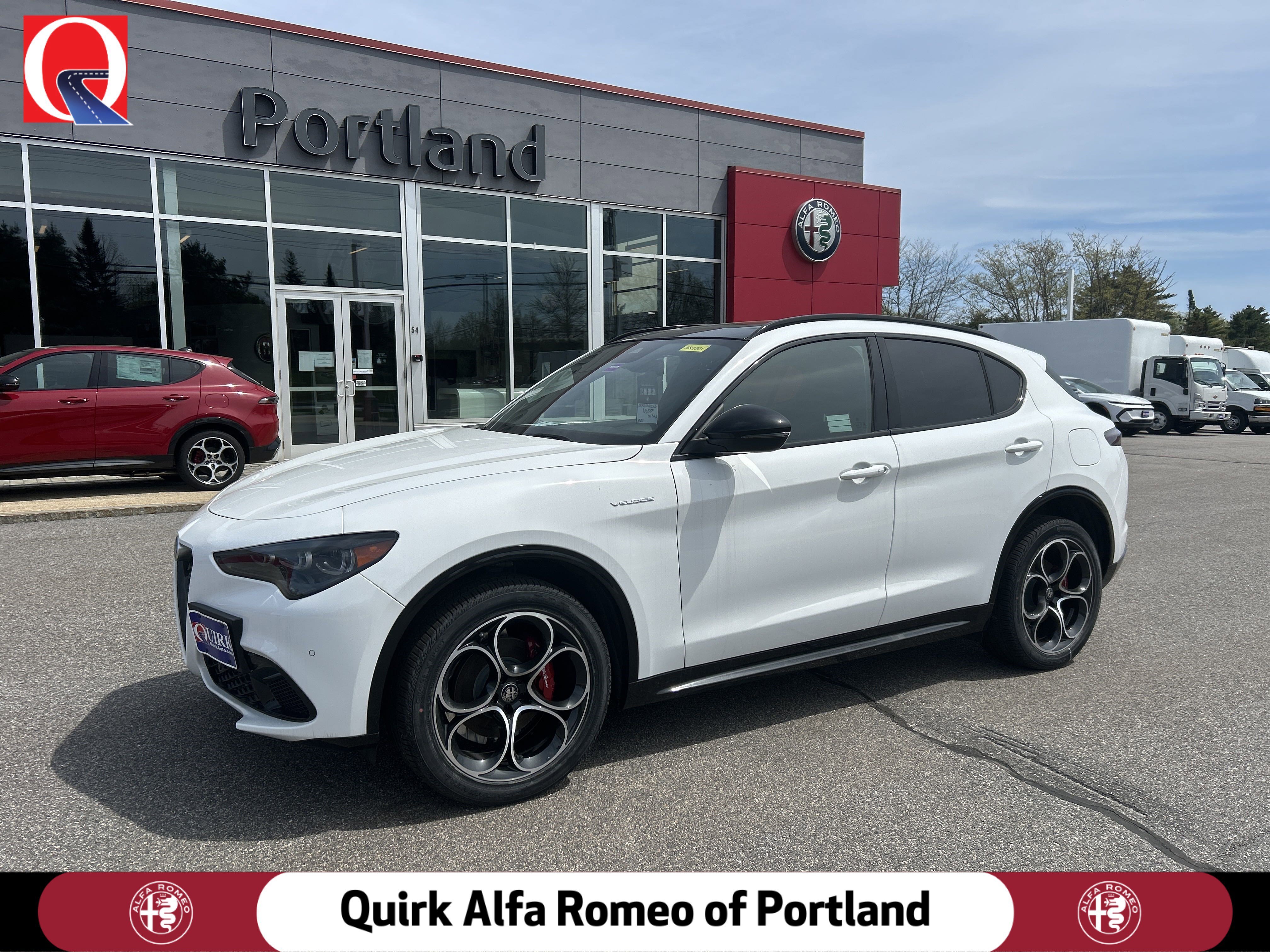 2025 Alfa Romeo Stelvio Base