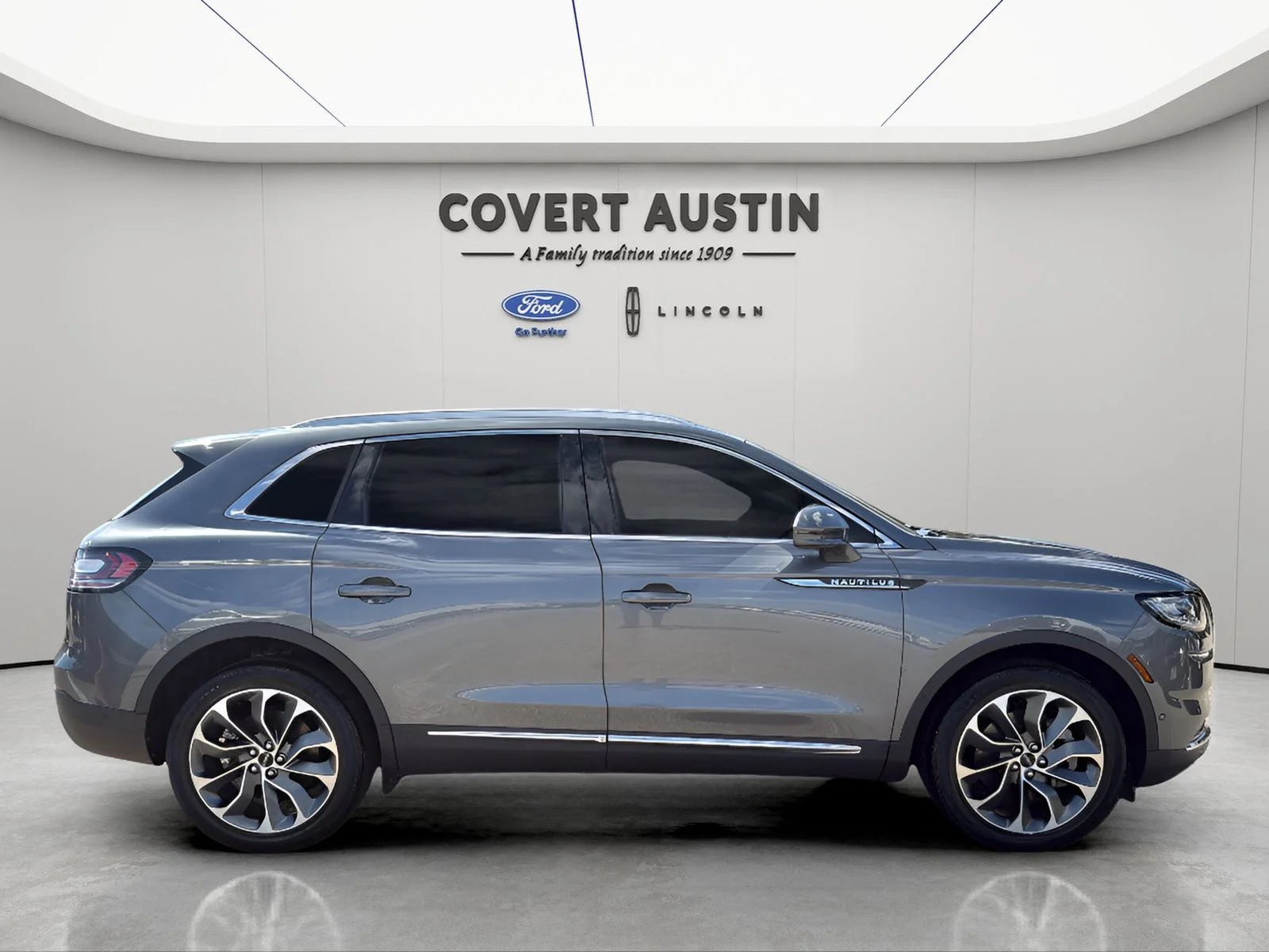 Used 2023 Gray Lincoln Reserve image 6