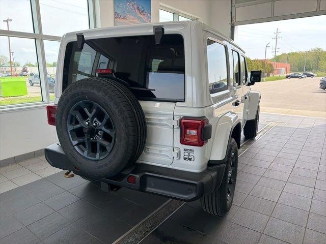 New 2026 Bright White Clear-Coat Exterior Paint Jeep 85th Anniversary Edition image 5