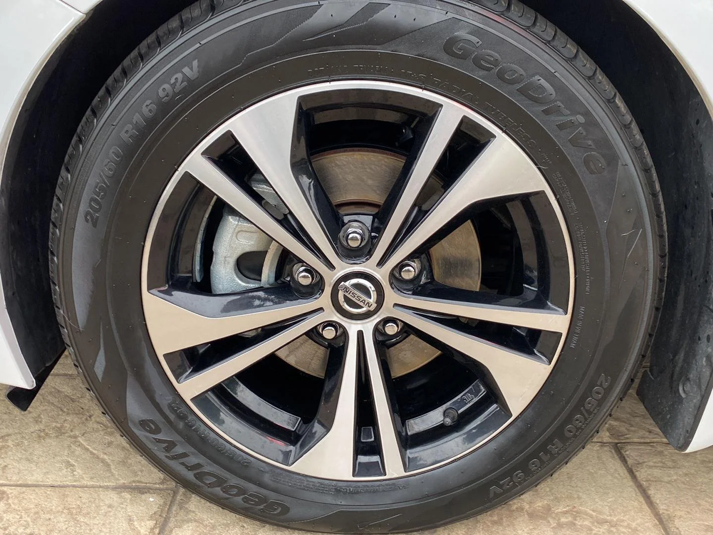 Used 2022 Fresh Powder Nissan SV image 14
