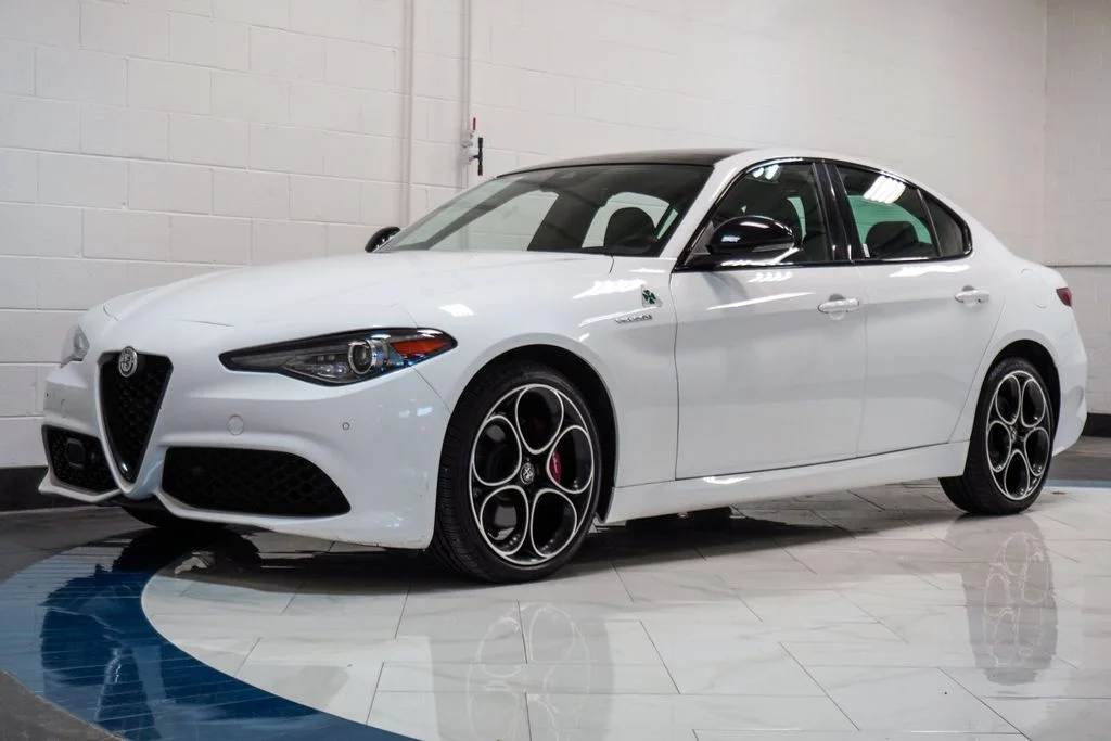 Used 2022 White Alfa Romeo Veloce image 4