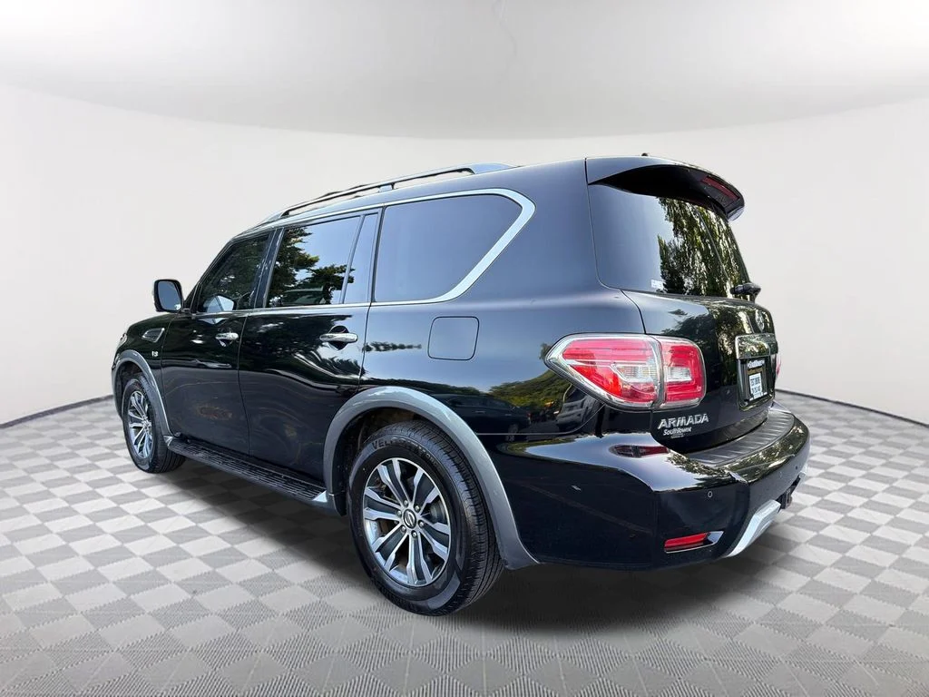 Used 2018 Black Nissan SL image 7