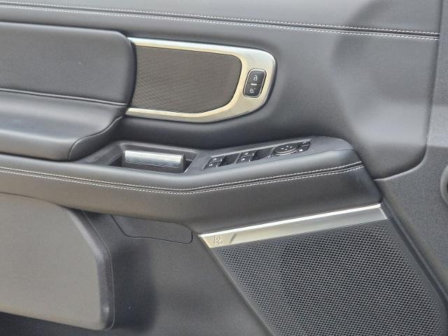 New 2026 Agate Black Metallic Ford MAX Platinum® image 39