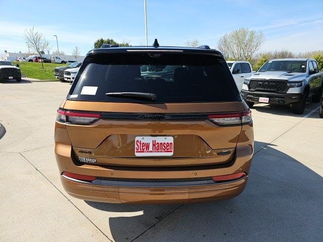 Used 2026 Copper Shino Metallic Clearcoat Jeep Summit image 4