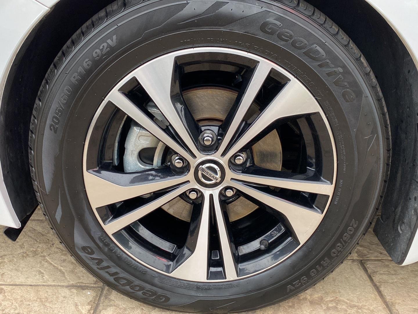 Used 2022 Fresh Powder Nissan SV image 14