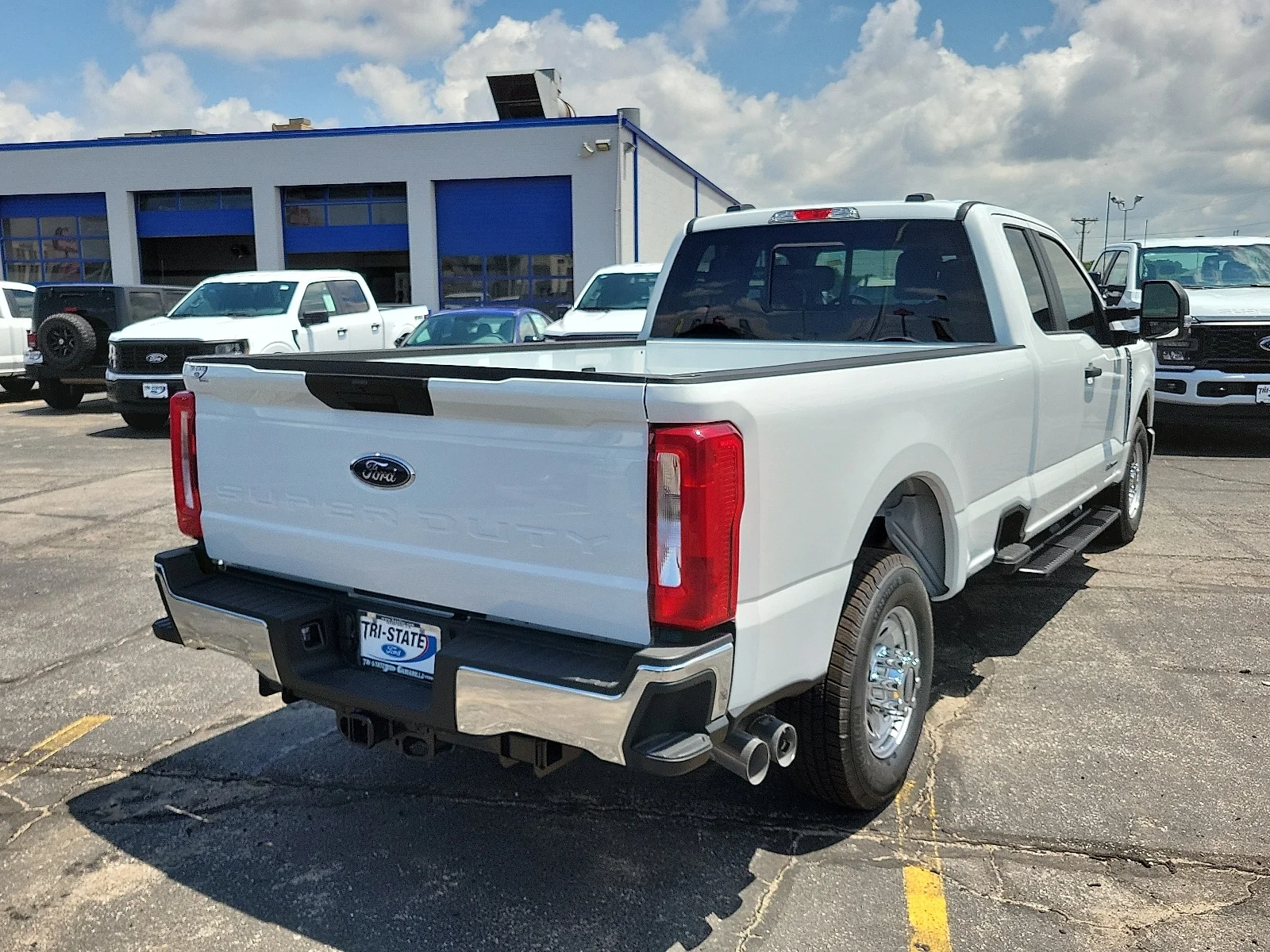 New 2025 Oxford White Ford F-250&reg; XL image 4
