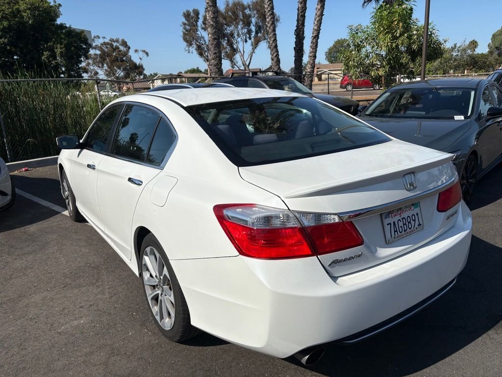 Used 2013 White Orchid Pearl Honda Sport image 8