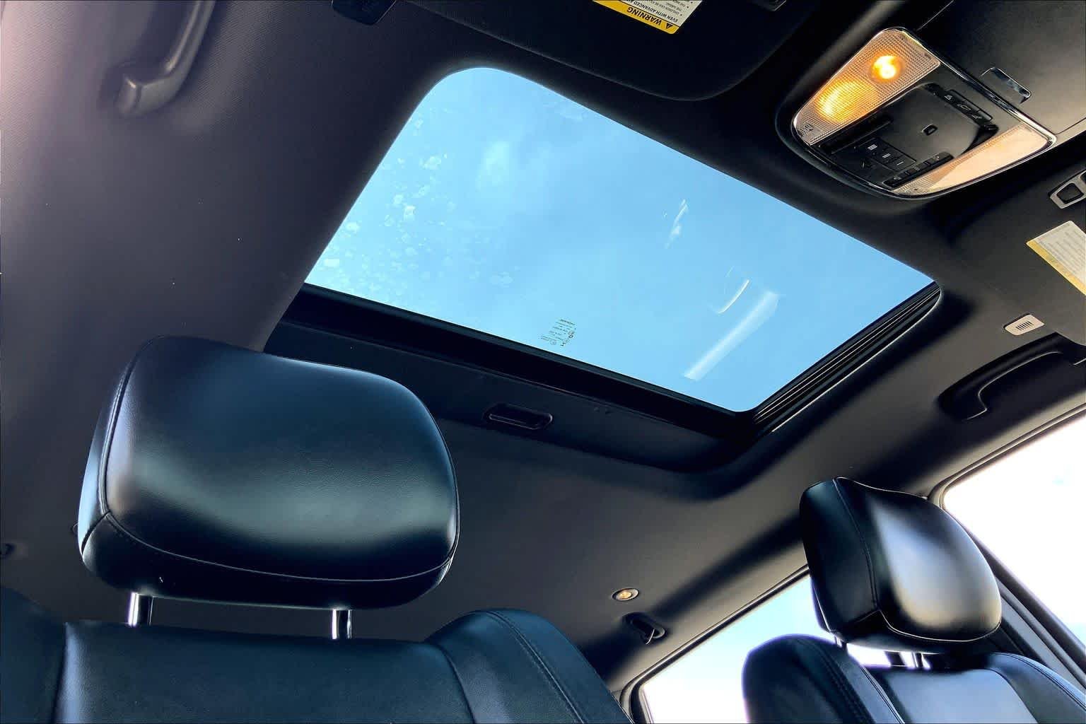 Used 2022 Sting-Gray Clearcoat Jeep Laredo X image 14