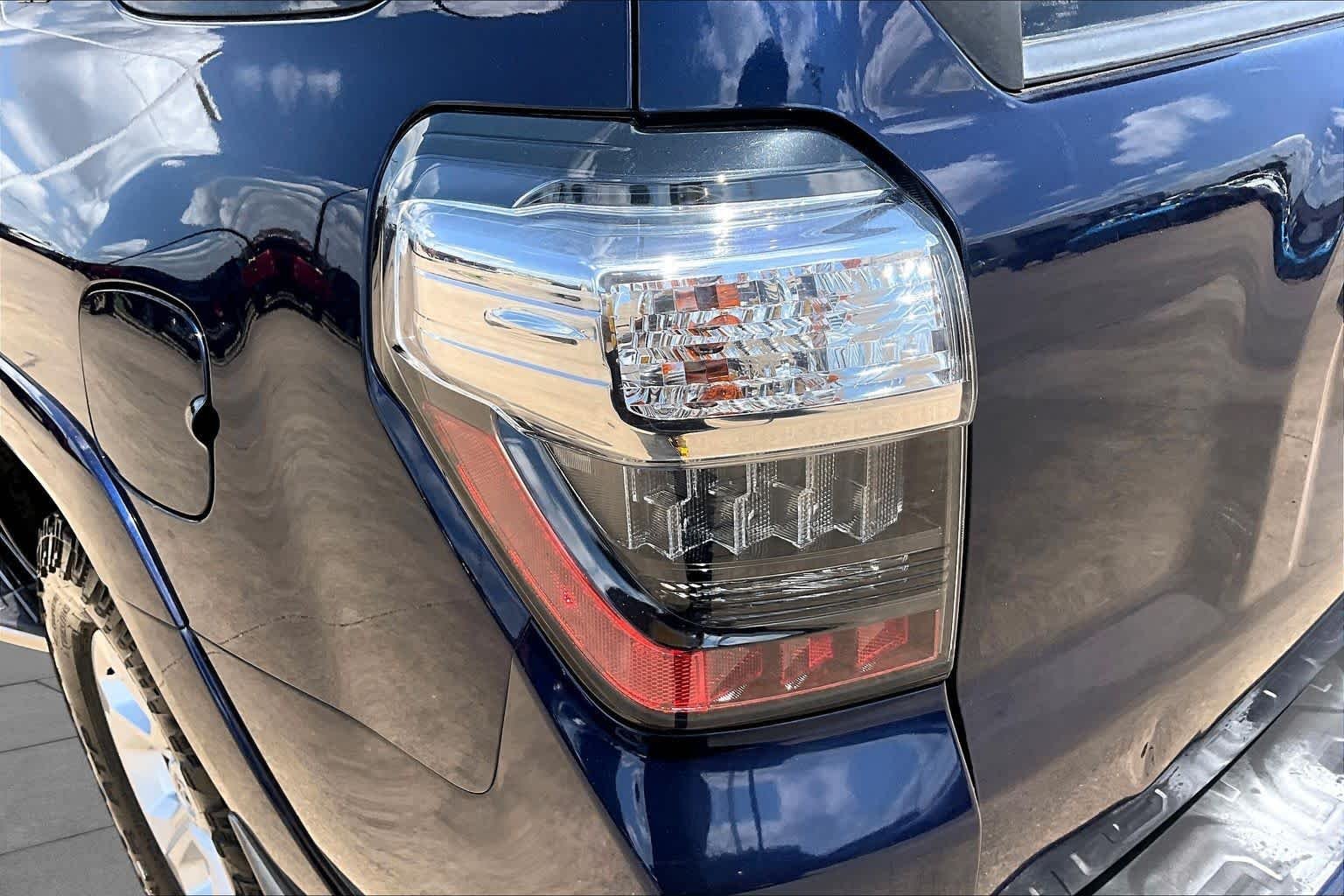 Used 2019 Nautical Blue Metallic Toyota SR5 image 28
