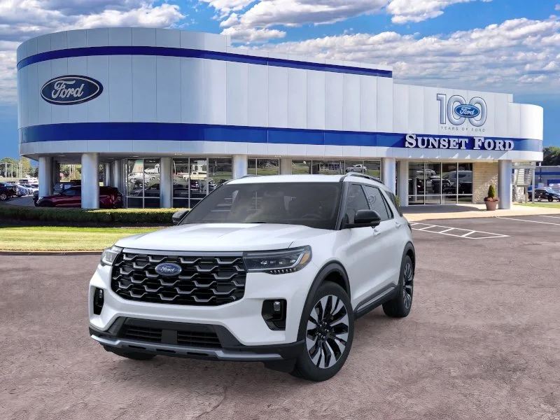 New 2026 Star White Metallic Tri-Coat Ford Platinum® image 2