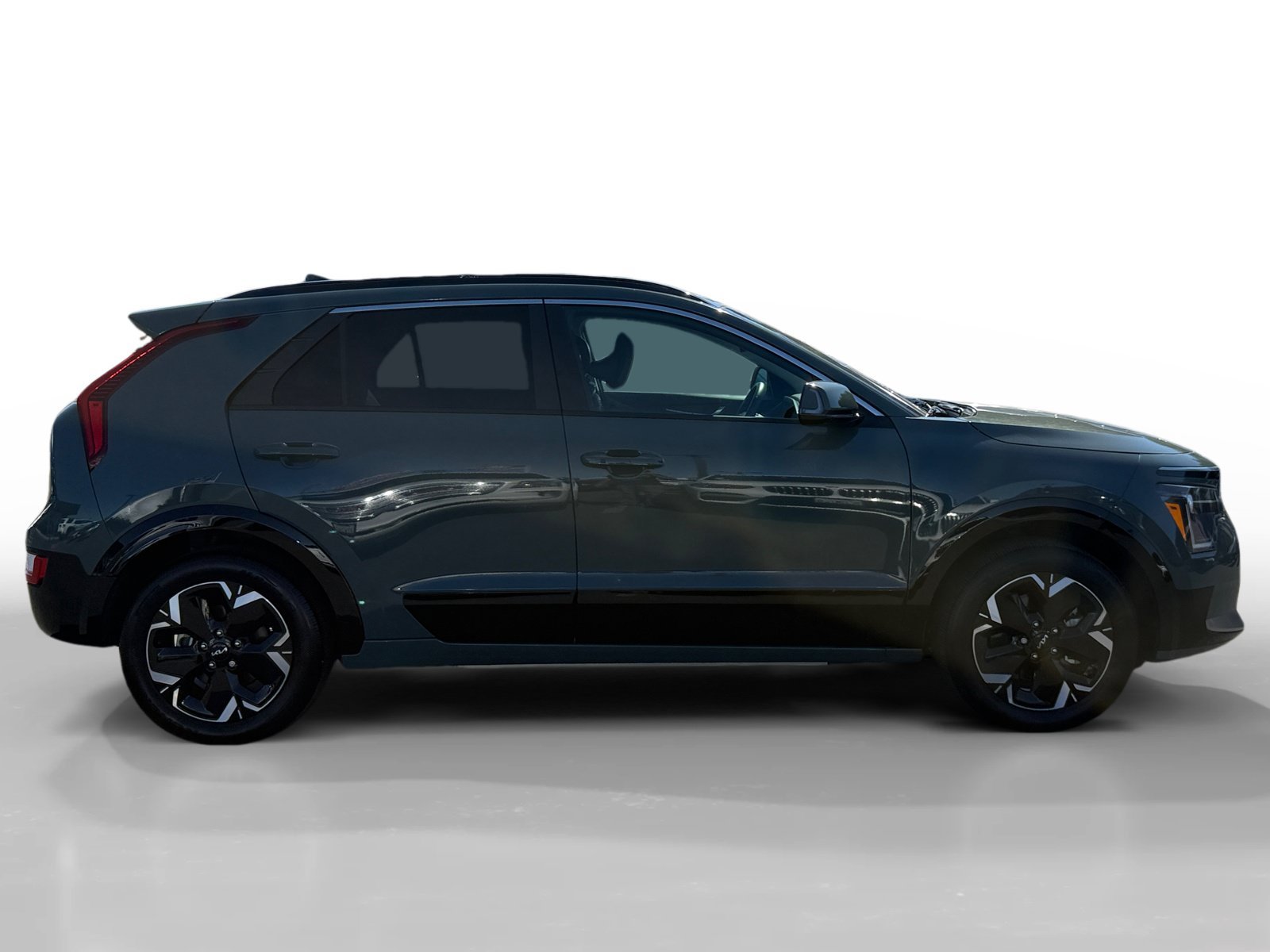 Used 2024 Green Kia Wind image 6
