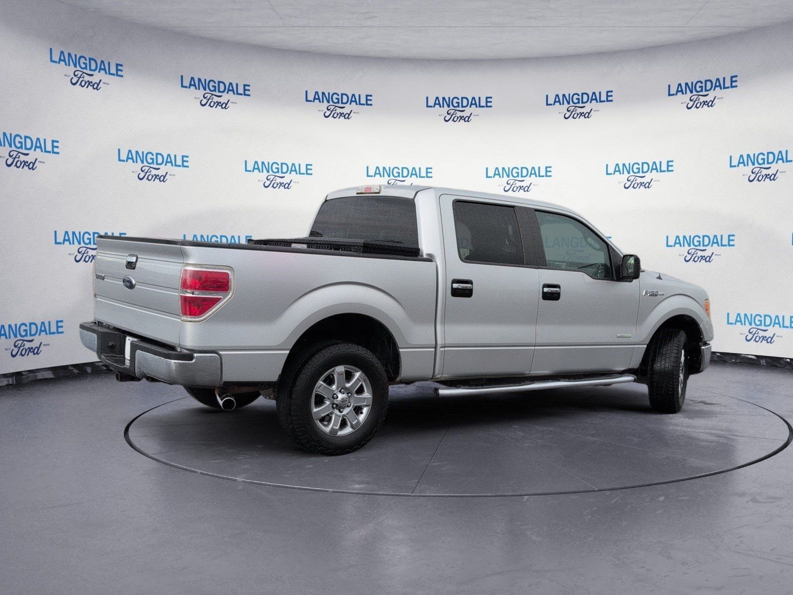 Used 2014 Ingot Silver Ford XLT image 4