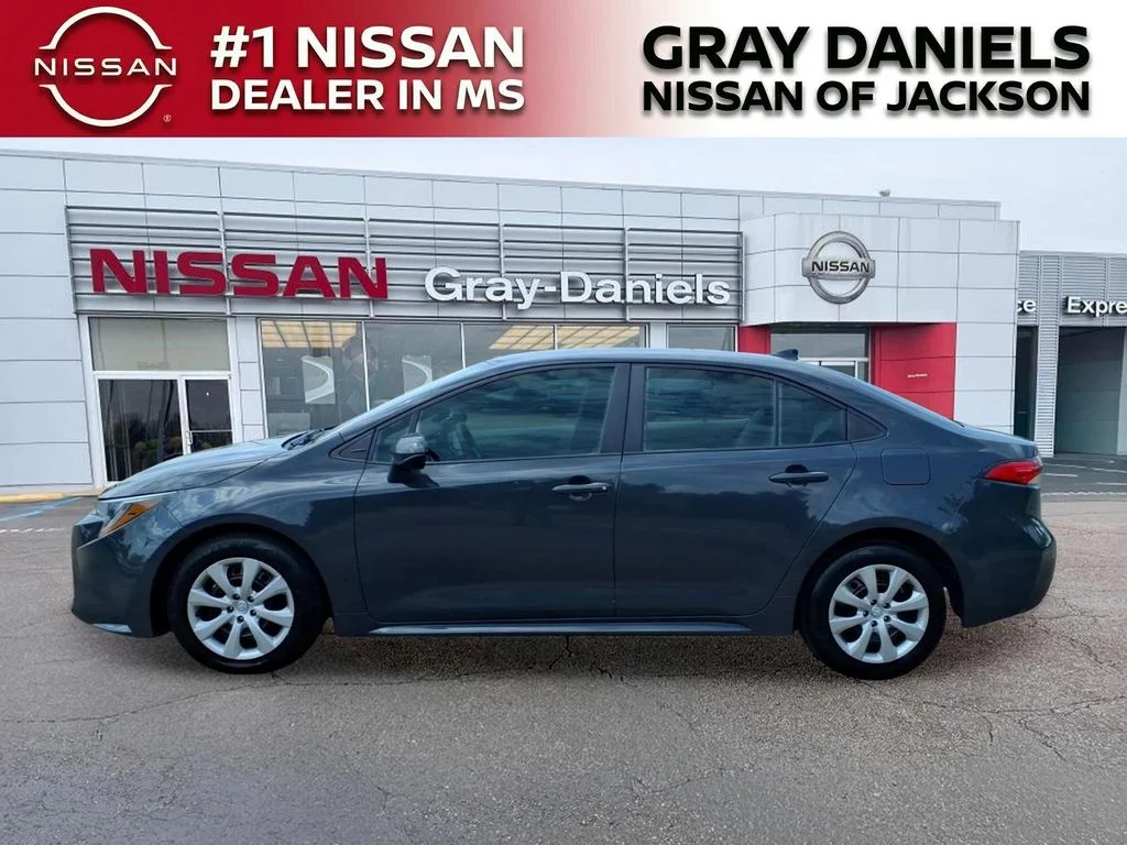 Used 2024  Toyota LE image 4