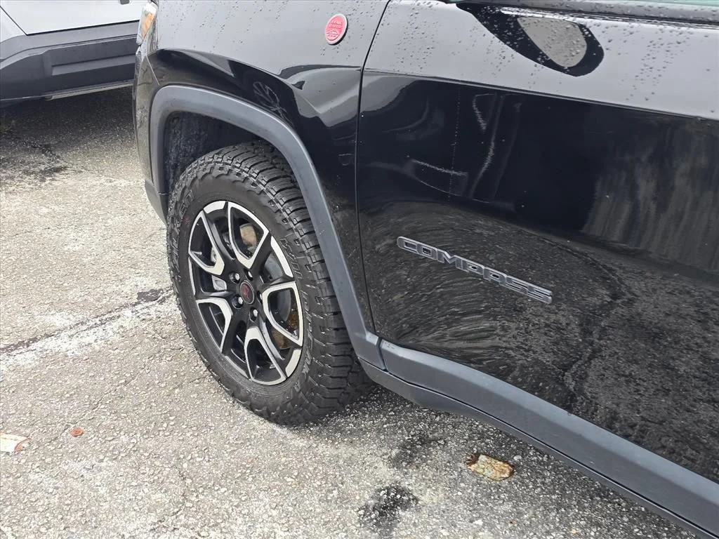 Used 2025 Black Jeep Trailhawk image 18