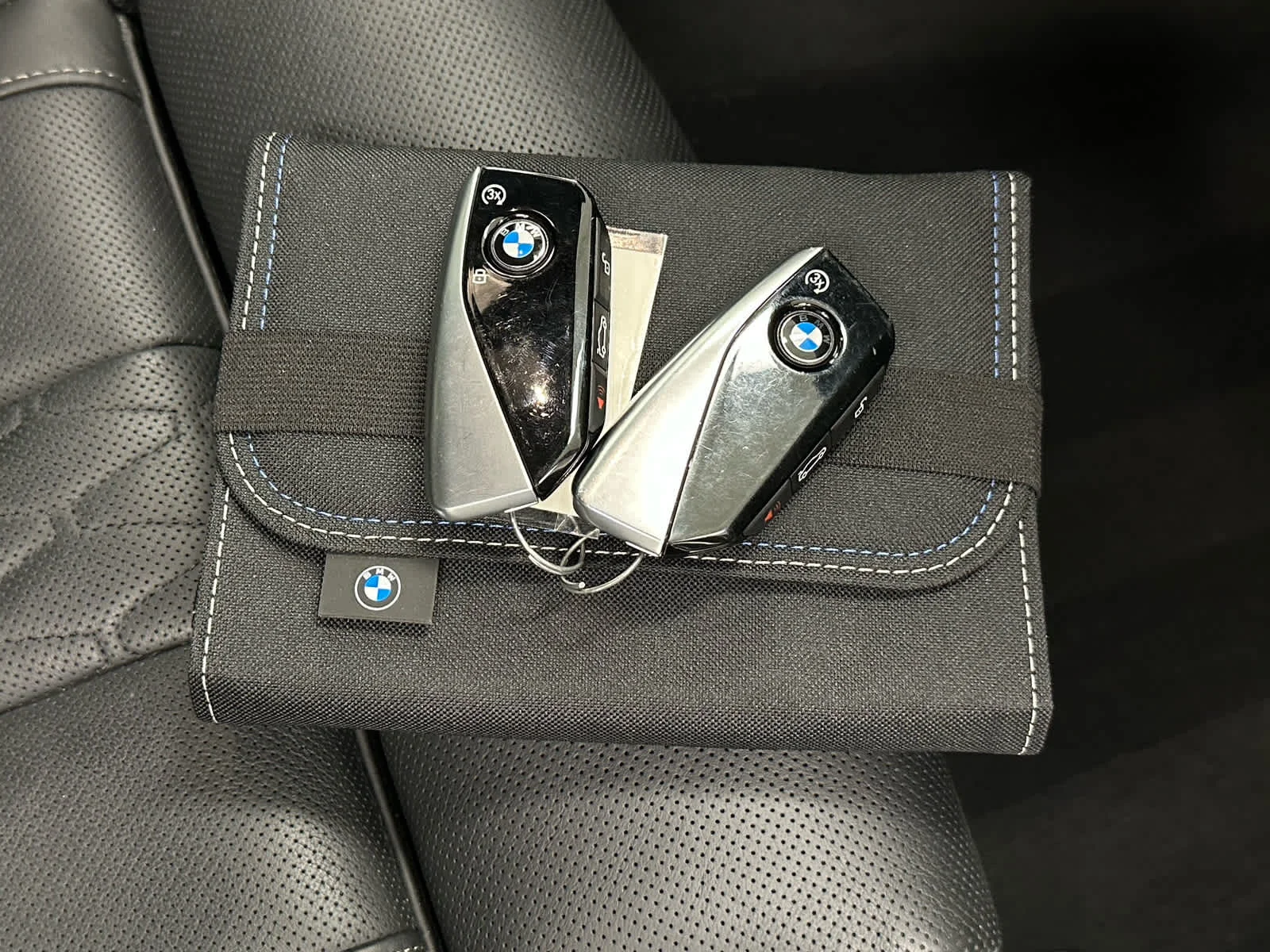 Used 2025 Skyscraper Grey Metallic BMW ALPINA XB7 image 45
