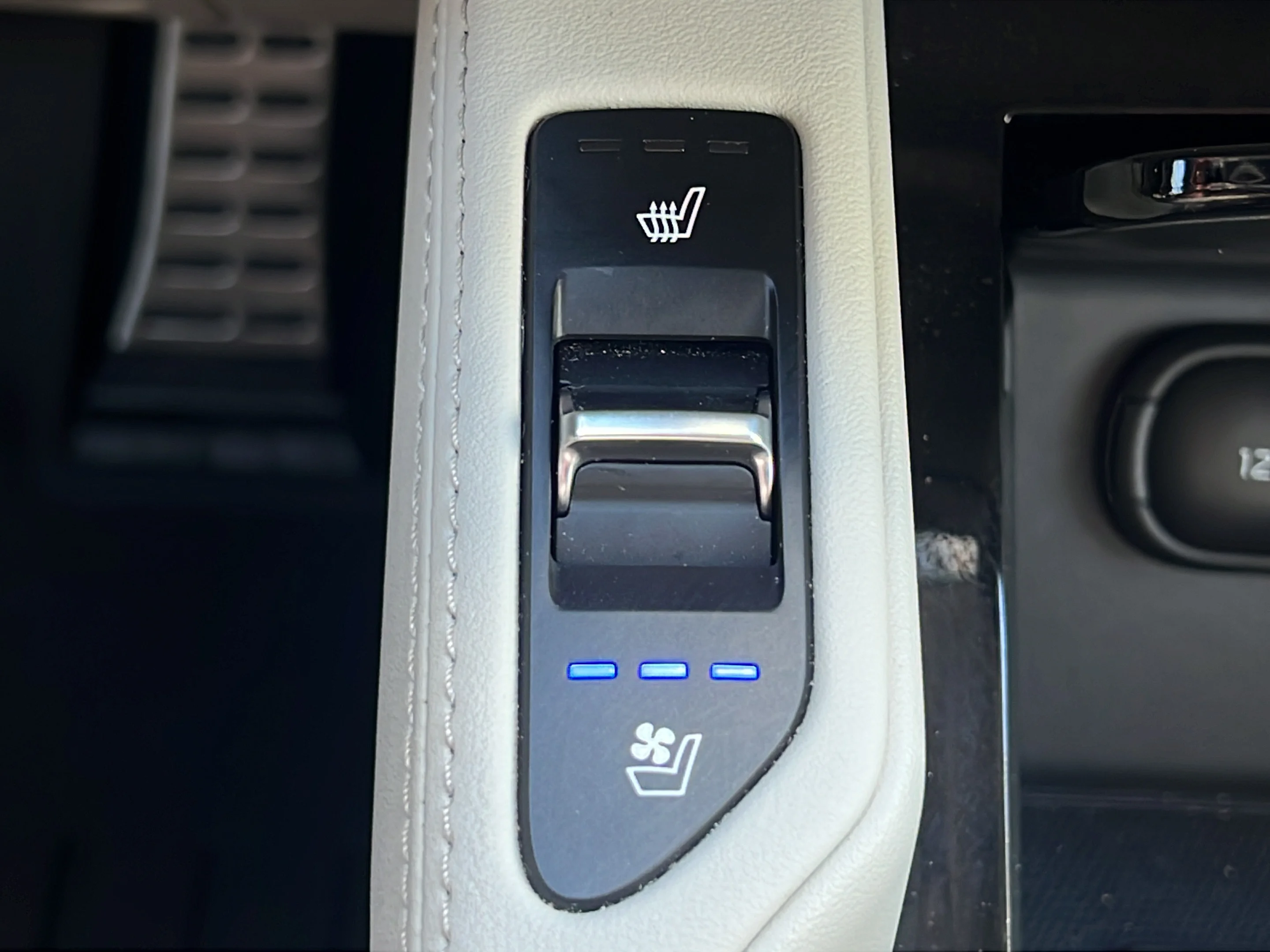 Used 2022 Gravity Grey Kia SX image 19