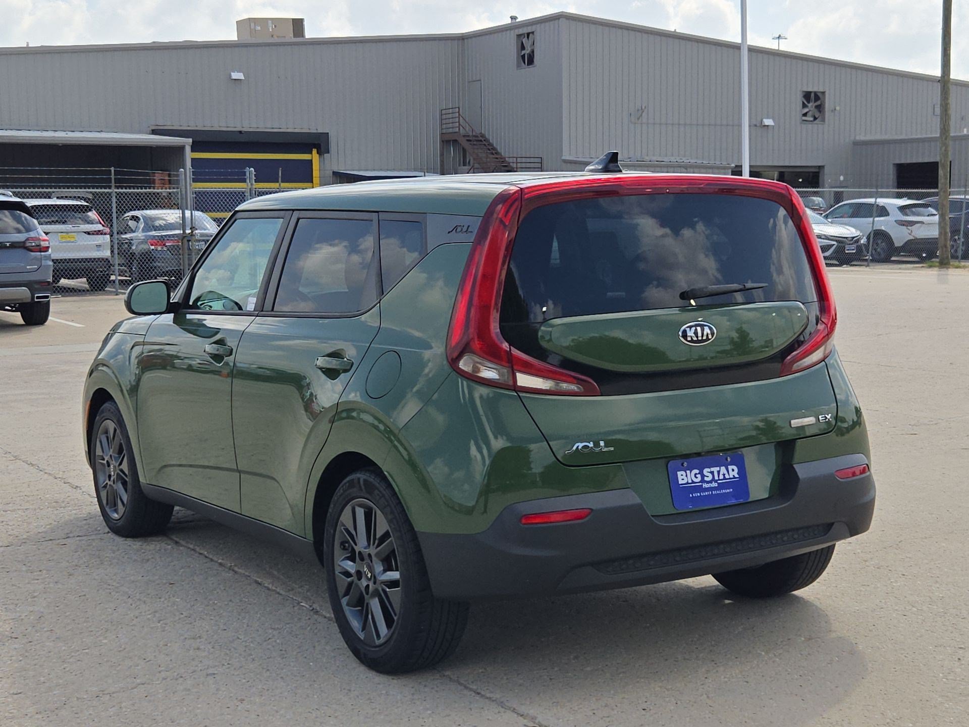 Used 2020 Undercover Green Kia EX image 5