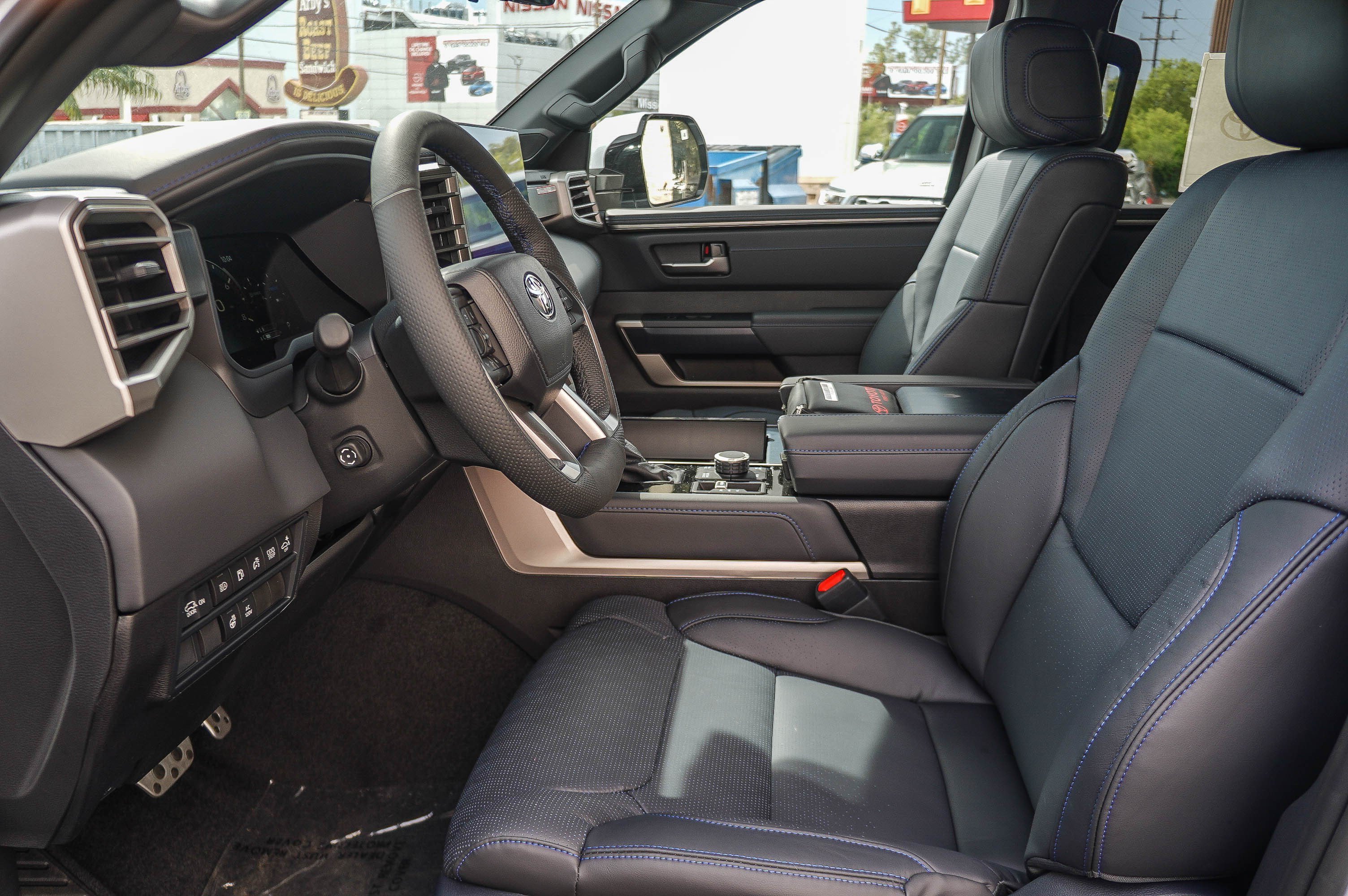 New 2026 Wind Chill Pearl <sup>1</sup> Toyota  Platinum image 21