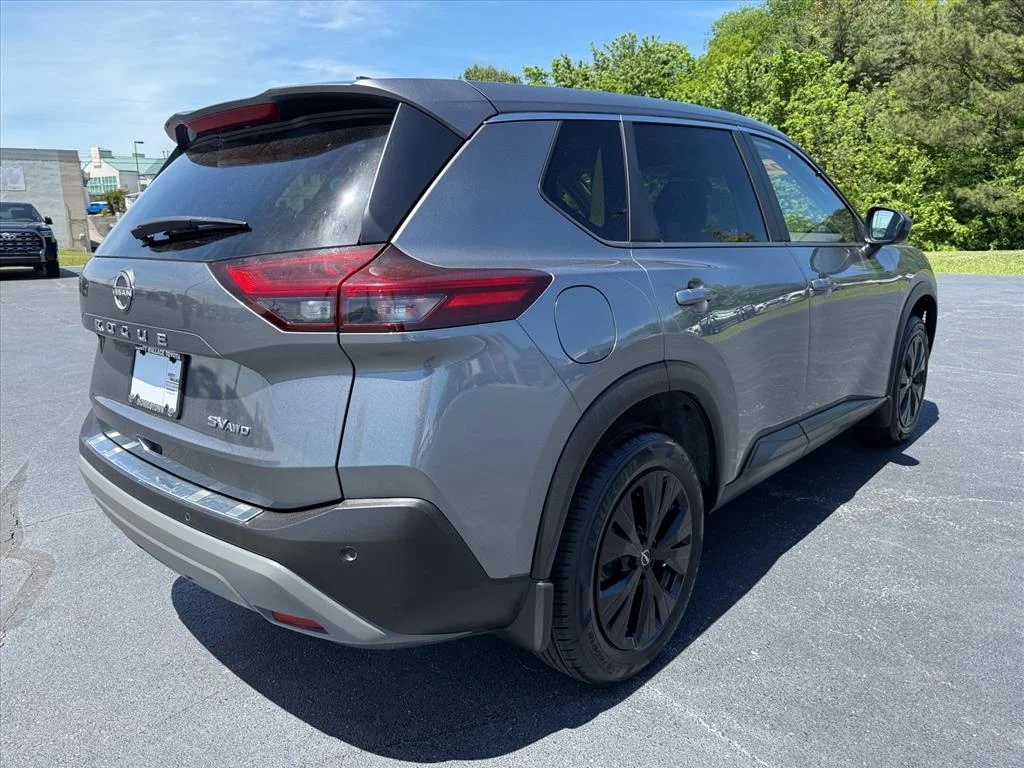 Used 2023 Gun Metallic Kad Nissan SV image 7