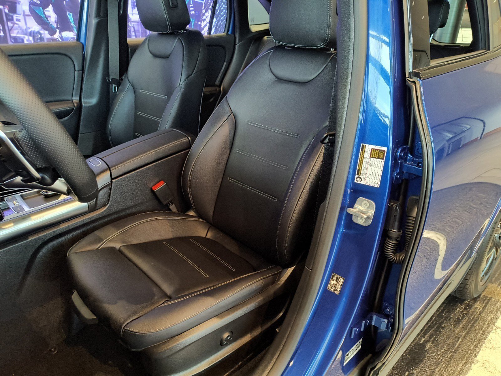 New 2025 Starling Blue Metallic Mercedes-Benz AMG® GLA 35 4MATIC® SUV image 22
